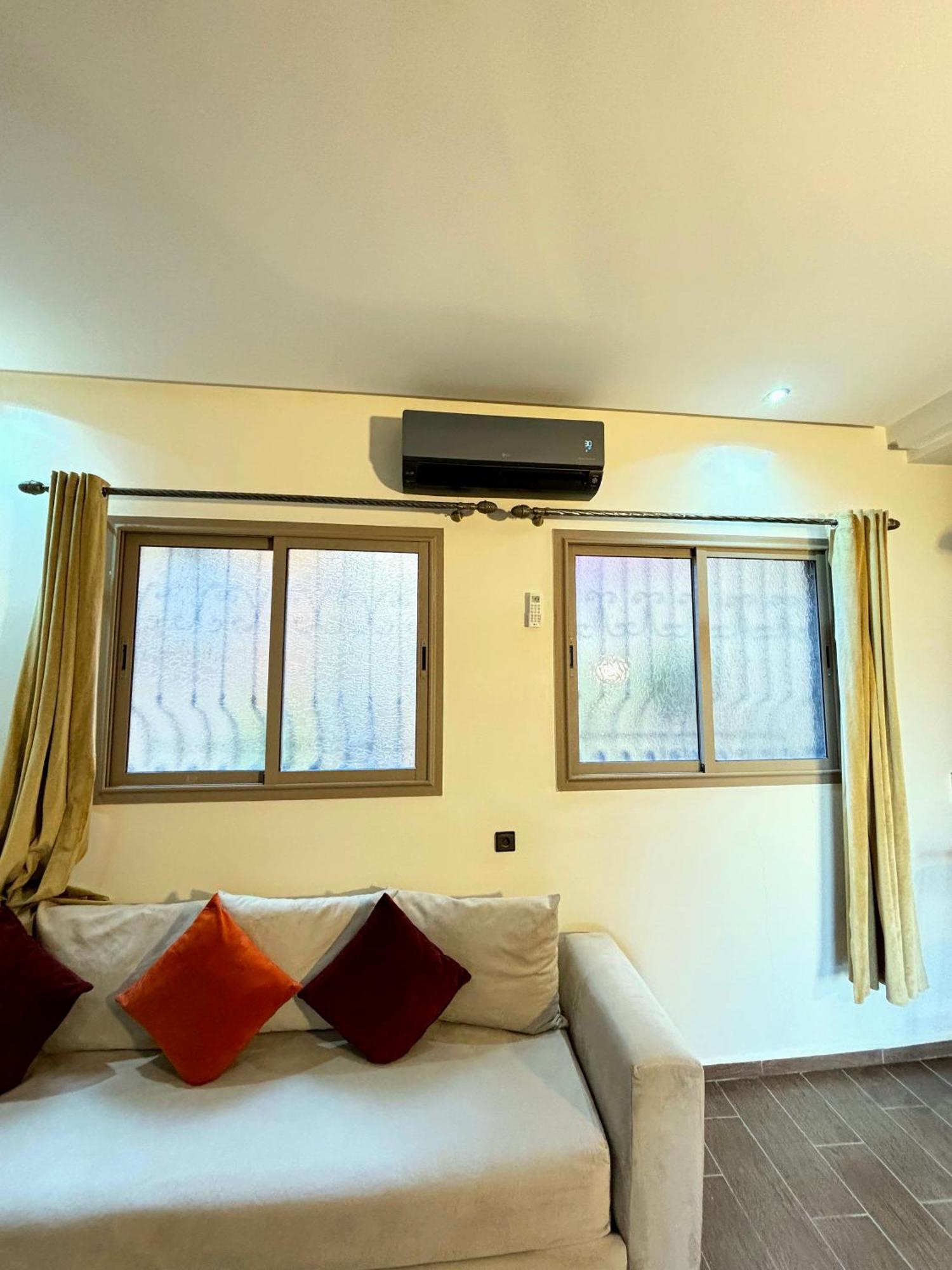 Issli Appartment Climatise Hiver Et Ete Azrou Extérieur photo